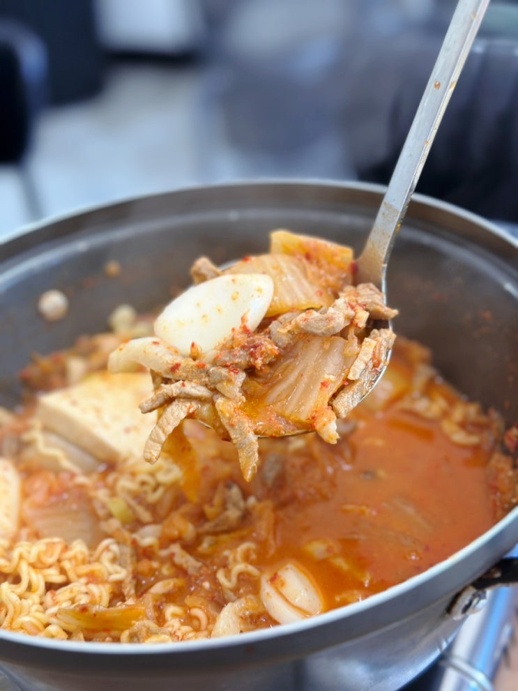  장어구이집인데 김치찌개만 먹게되는 내돈내산 왕십리 맛집 장어구이