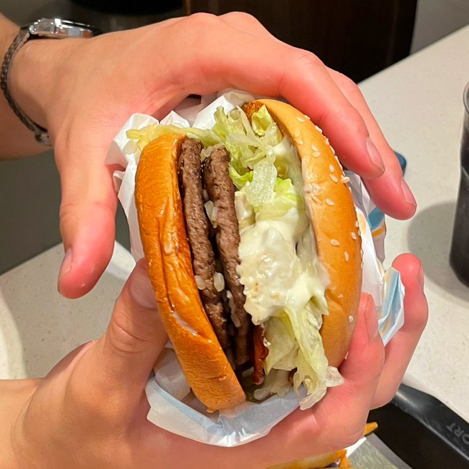  [블챌] 맥날 신상 진주 고추 크림치즈 버거+ 7월 미니언즈