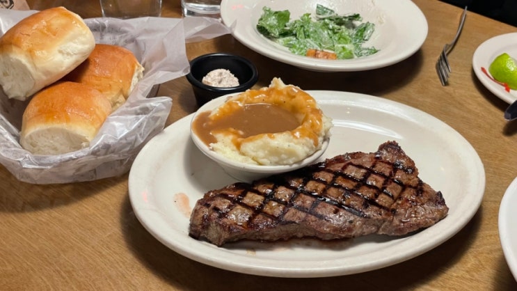  뉴욕 스트립 스테이크 / 파스타 맛집 텍사스로드하우스 현대 프리미엄 아울렛 김포점