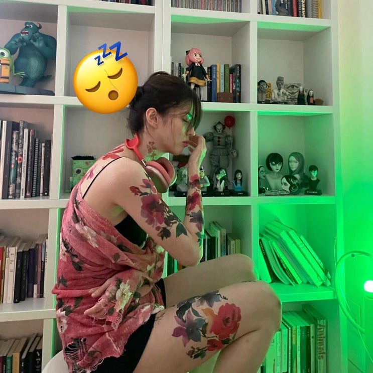 한소희, 2천만원 들여 지운 타투 복귀?...파격 전신 꽃무늬 타투