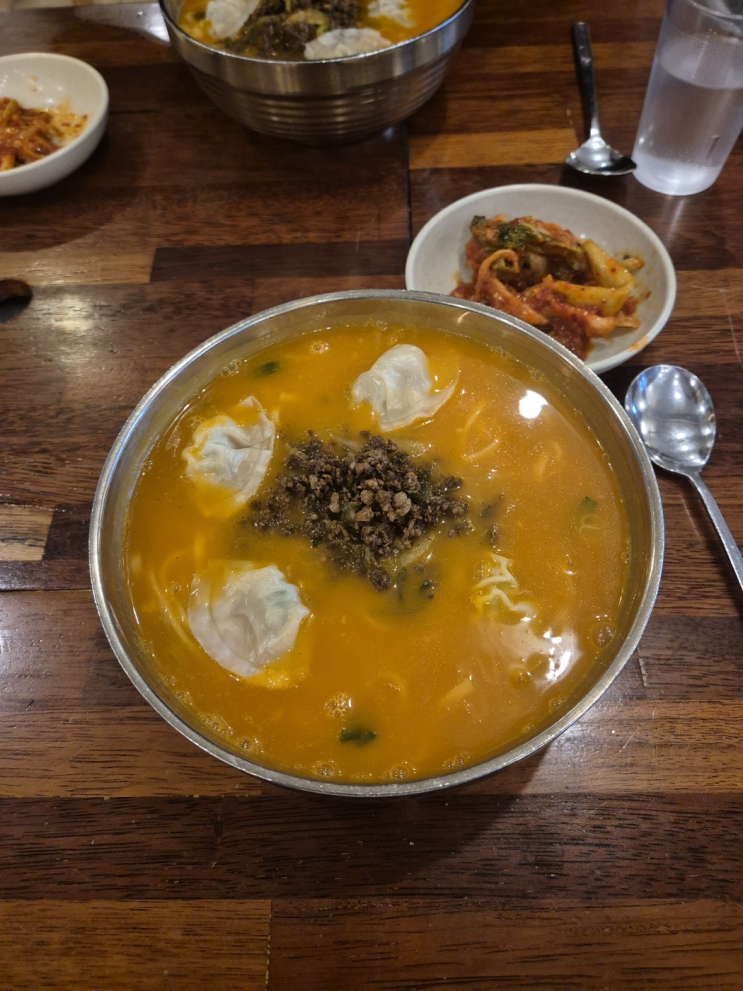  [서초구 서초동] 강남교자 본점 (밥, 사리, 육수 모두 추가 무료/명동교자에는 없는 얼큰칼국수가 있기에)