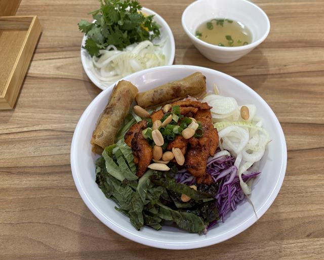  수지 골드 플라자 현지인 베트남 쌀국수 맛집 포느황-비빔쌀국수
