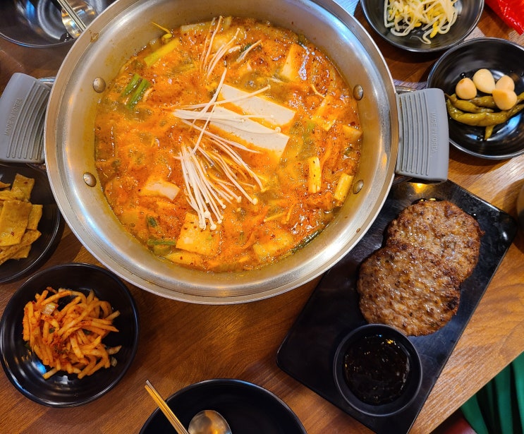  송도 갈비찜, 김치찌개 맛집 송도 8공구 맛집 '배부장찌개 송도랜드마크시티점'