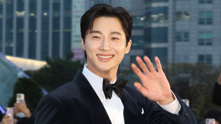  과잉경호로 인한 인권침해…변우석, 상승세에서 큰 실수