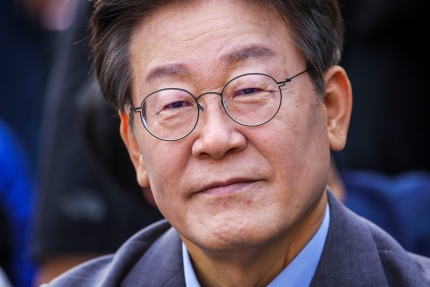 [속보] <b>이재명</b> ‘<b>대북송금</b>’ 사건, 대장동 재판에 <b>병합</b> 안 한다