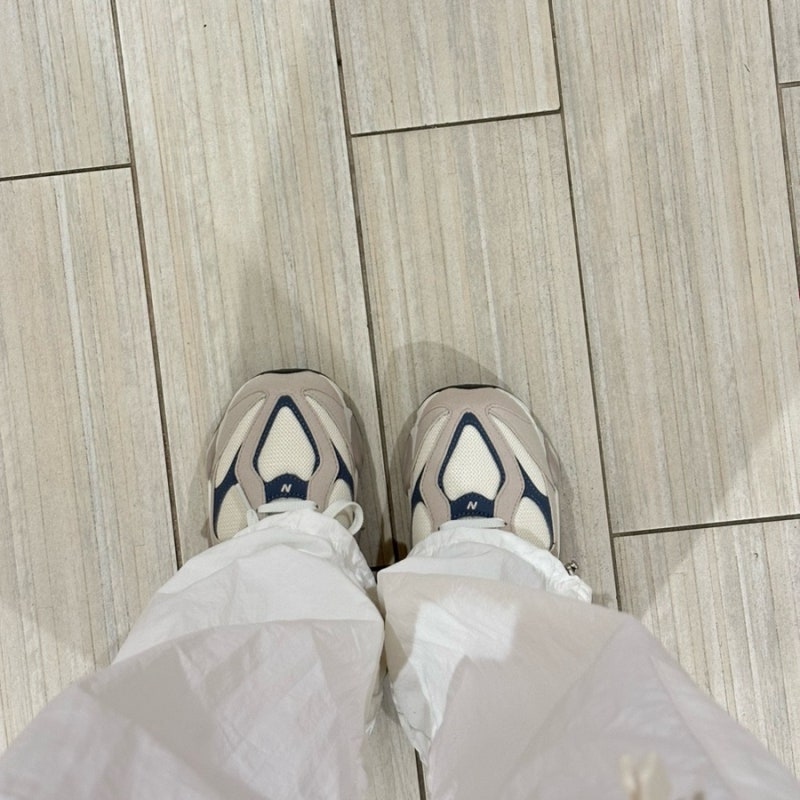 Review :: New Balance 9060 | 뉴발란스 9060 그레이베이지 | 하와이 뉴발란스 | 하와이 키스 KITH | 뉴발....