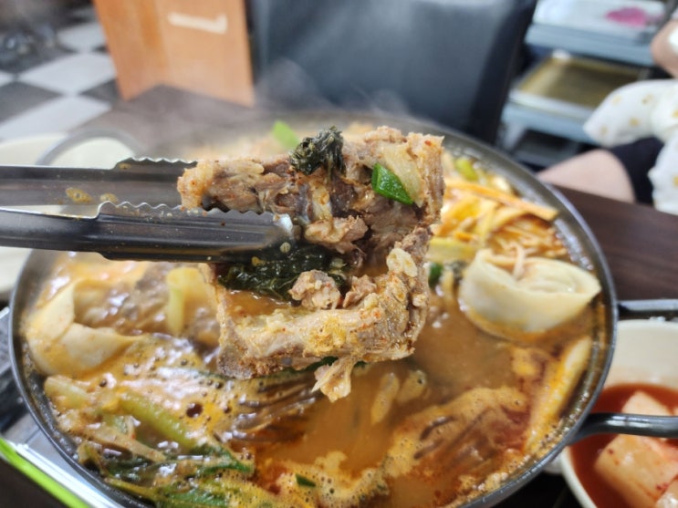  청주감자탕 충북대맛집 청주직지감자탕뼈짐 고기양 엄지척