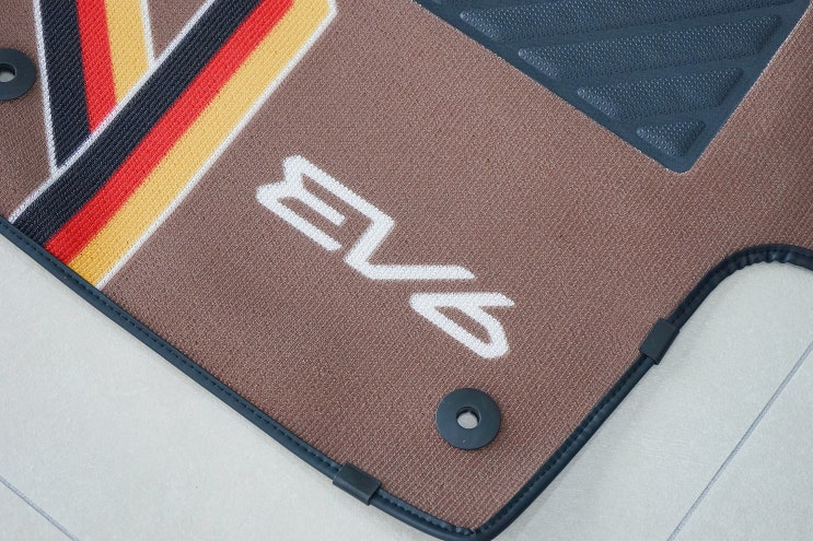 기아 EV6 카프트 코일매트 개성을 입힌 매트에 반함.
