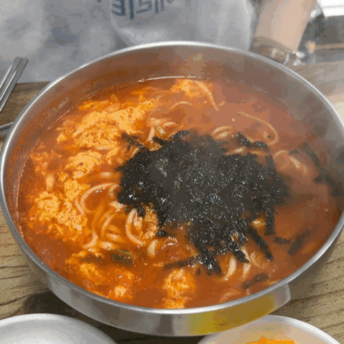  팥칼국수 vs 얼큰 칼국수 vs 보말칼국수