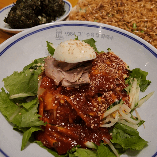  전주신시가지 칼국수 맛집 [1984 그수육집칼국수 전주신시가지점] 매운 실비김치, 비빔 국수, 보리새우 전 다 맛있어요~!