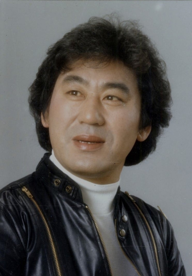 톡” 부른 ‘봉선화 <b>연정</b>’ 가수 <b>현철 별세</b> (1942~2024)