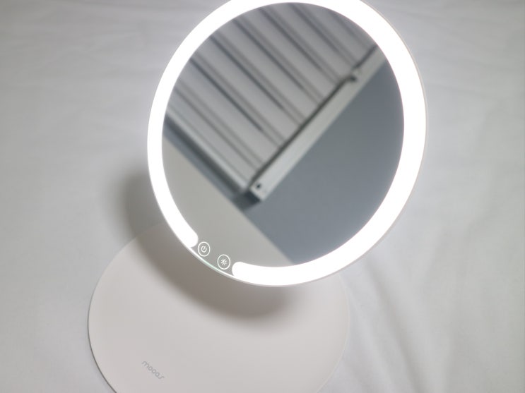 여행용 거울로 추천하는 무아스 무선 LED 거울 꼼꼼후기 여행용 거울로 추천하는 무아스 무선 LED 거울 꼼꼼후기