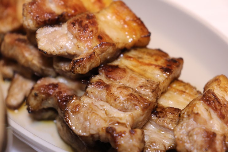  미나리숙성삼겹살 - 삼겹살 구워주는 간석동 노포 맛집