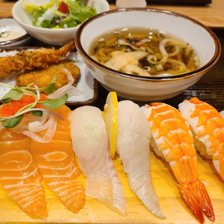  대구 광장코아 맛집) 가성비 내리는 일식 초밥세트 스끼동