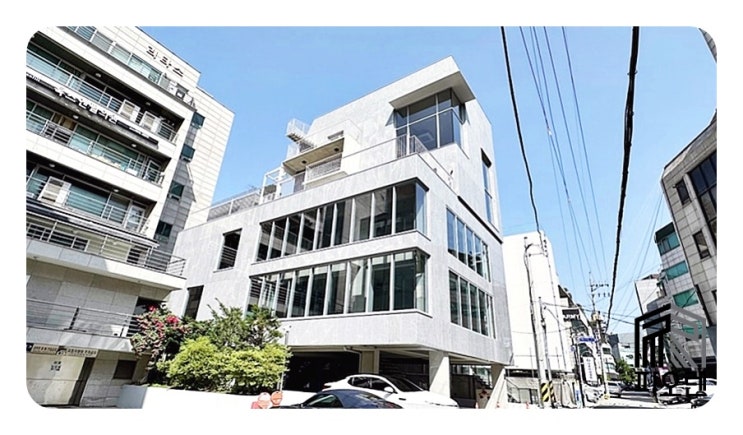  신사동 강남구통임대 - 신축첫입주, 주차 8대, 압구정역 3분, 세련된외관, 즉시입주.