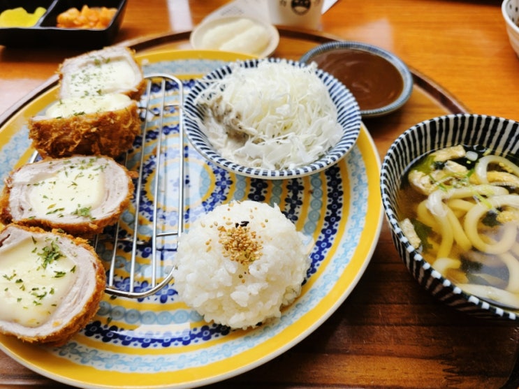  백소정 메뉴 모짜렐라 치즈카츠 냉소바 / 화정점
