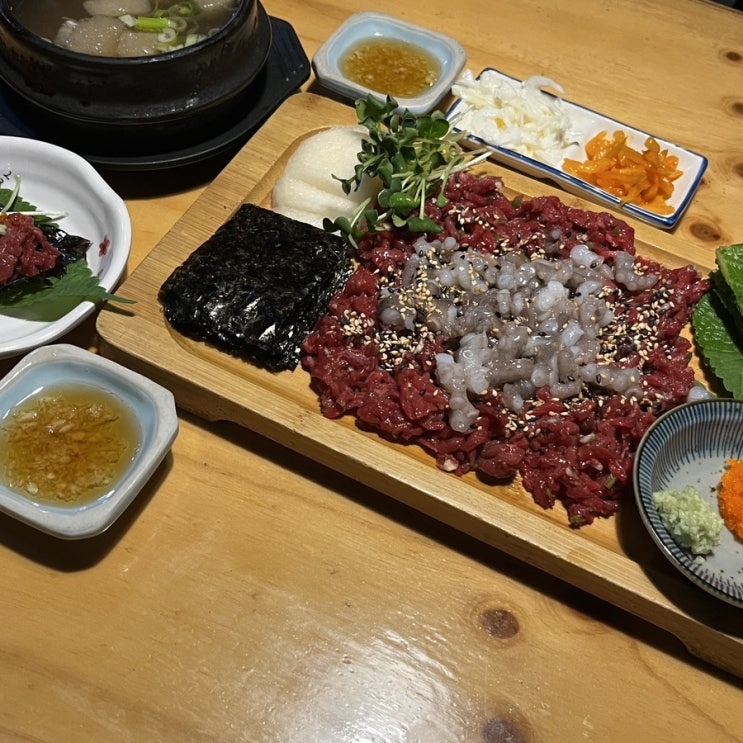  신논현역 육회 맛집 추천 언구비육회