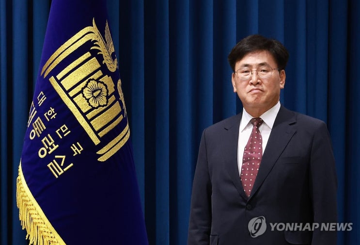 지명…<b>민주평통</b> <b>사무처장</b> <b>태영호</b> 등 차관급 3명 임명] 안용수.... 