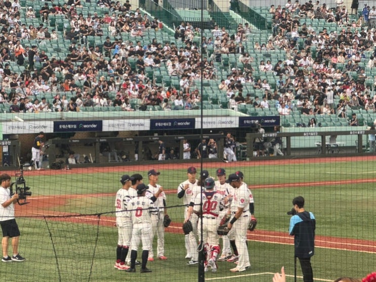 문수야구장 :  <b>울산</b> <b>롯데</b> <b>홈경기</b> 1루 응원단상 뷰 직관꿀팁