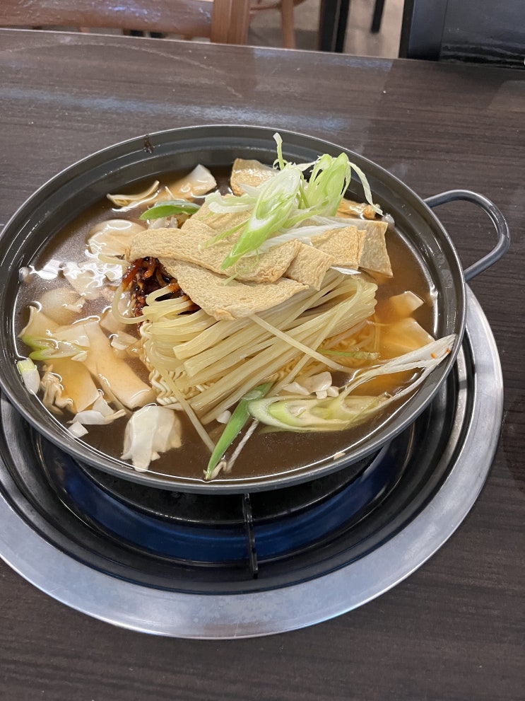  아.. 야식 먹어버렸다 / 수영장에 추가된 문구 / 하마루 우동 탄탄멘으로 바뀜 / 구석집에서 즉석떡볶이