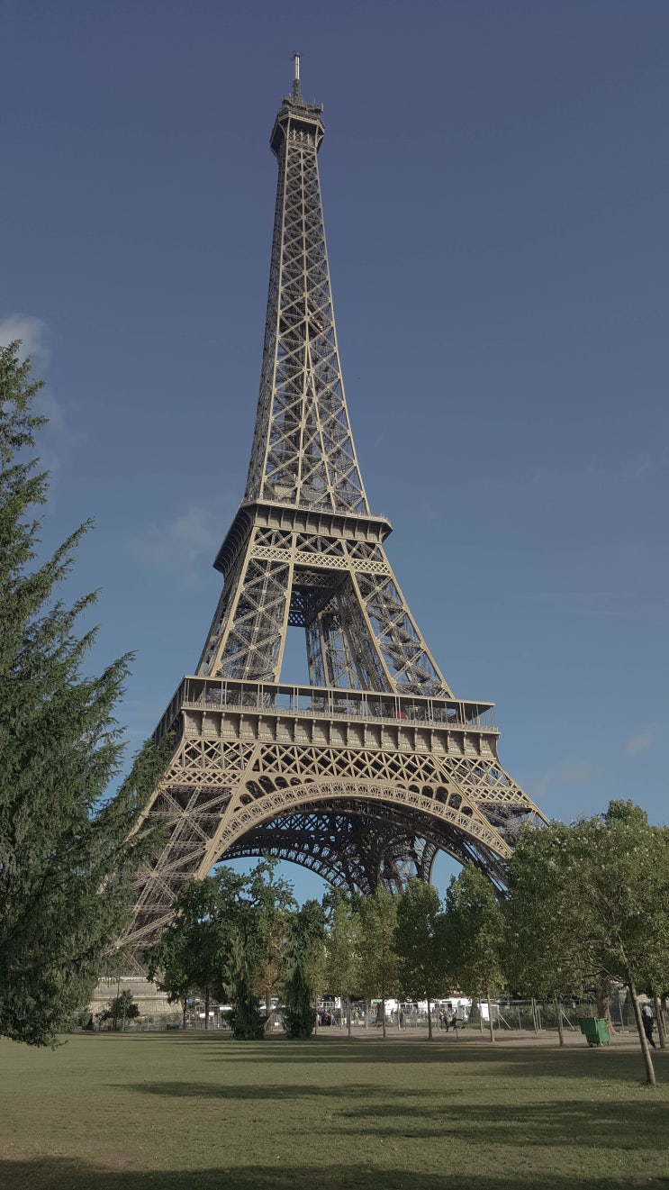  [파리] 아침 에펠탑_Eiffel Tower 그리고 "서명 좀 해주시겠어요?" 소매치기 이야기