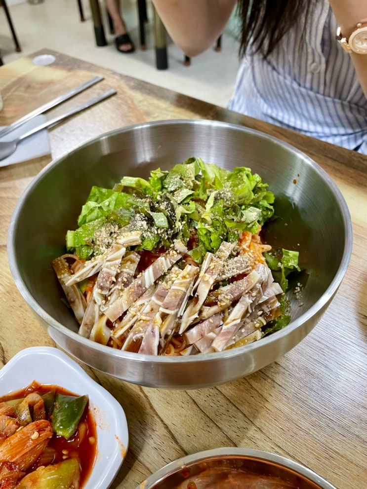 성황동 편육비빔국수 진짜멸치국수 국수기행 복자여고점 / 천안식후감