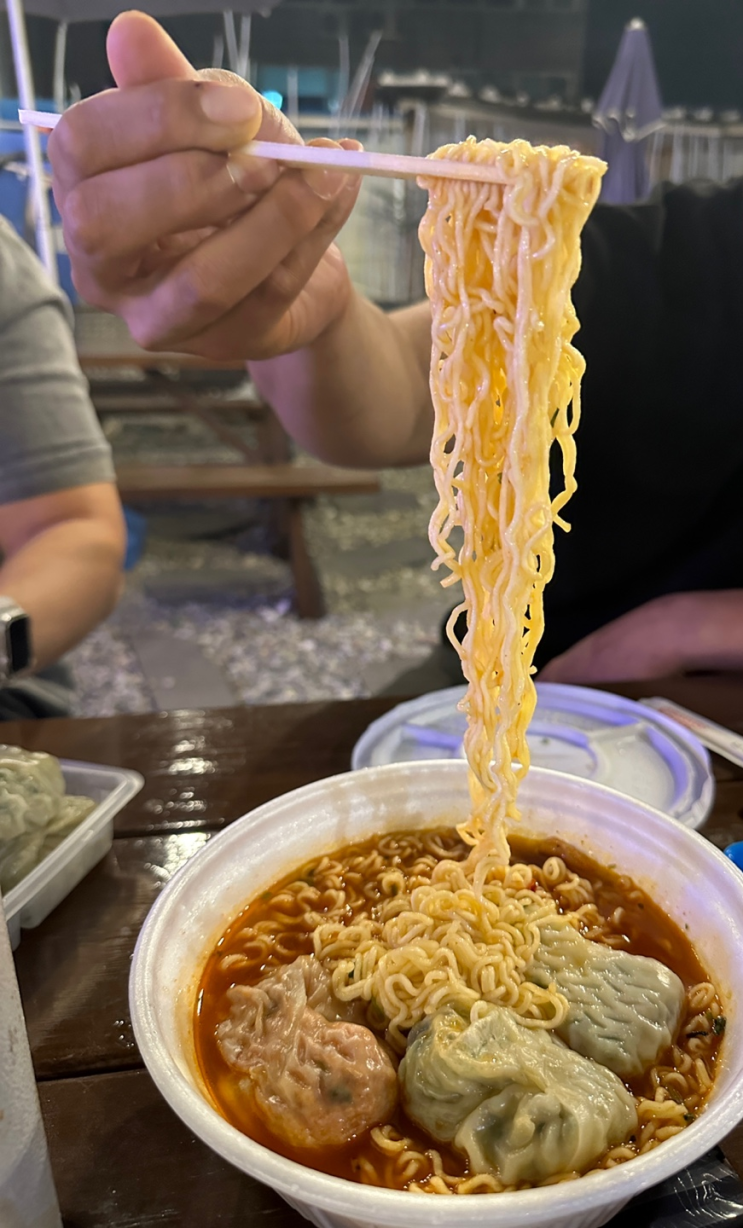  야식은~ 학교앞 CU편의점!