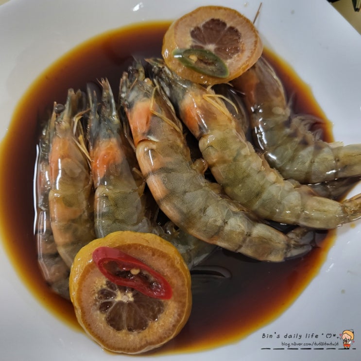 원주 중앙시장 <b>새우장</b> 1인 정식 맛집 쪽빛여사의 간장게장