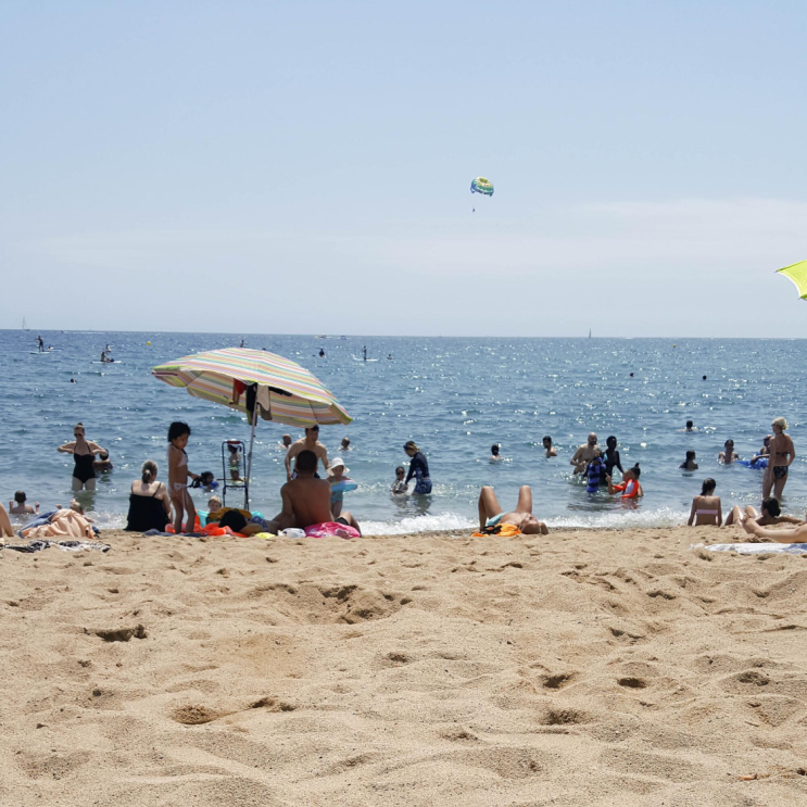  '바르셀로네타 해변_Platja de la Barceloneta'에서 해수욕 즐기기