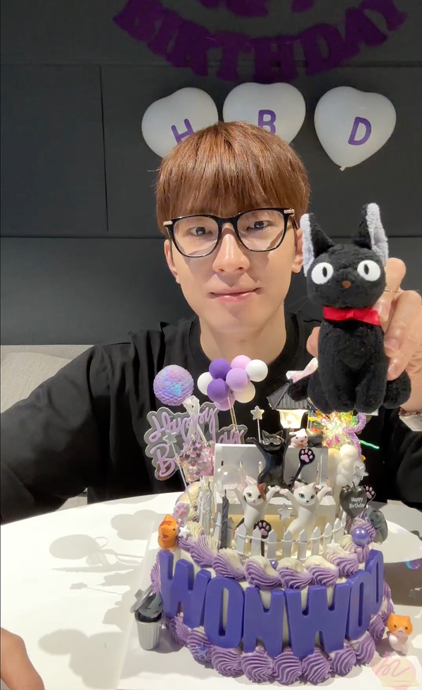  240717 세븐틴 원우 생일 카페(미닝 더 갤러리, 몰리스피크닉) 및 원우 생일 라이브