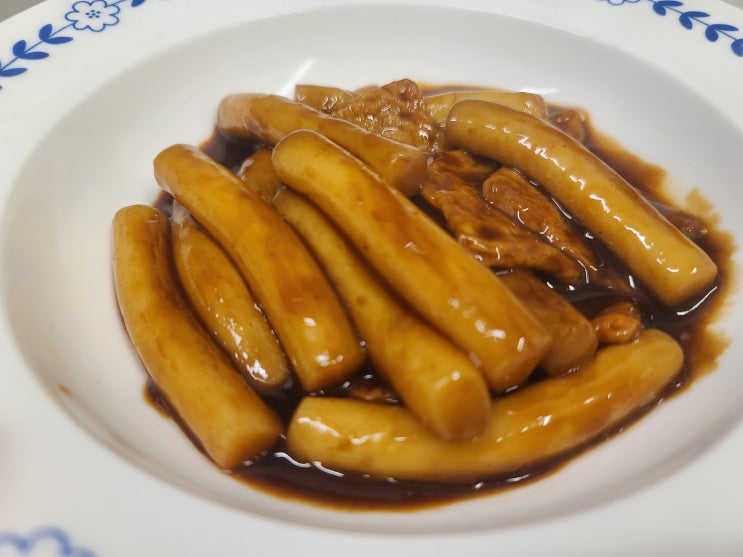  떡볶이밀키트 캠핑장에서 요리하기 간편한 마술소스 마술떡볶이
