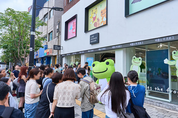  IPX, 라인프렌즈 스퀘어 성수에서 국내 첫 ‘피클스 더 프로그(pickles the frog)’ 팝업 단독 오픈
