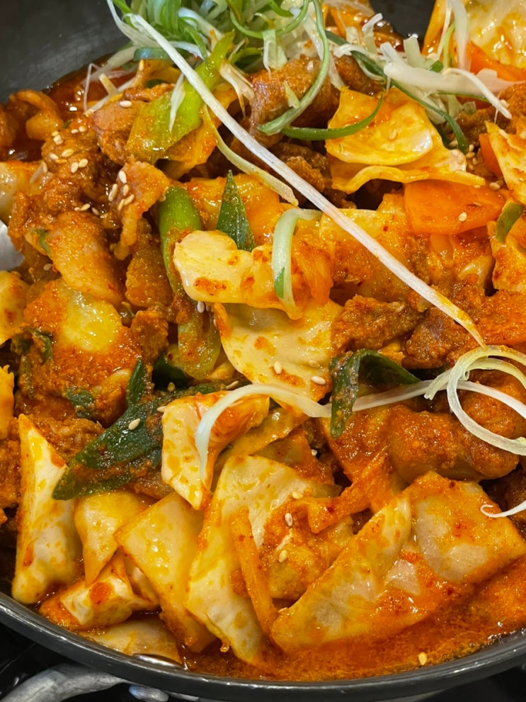  을지로 점심 맛집 이베리코 흑돼지 두루치기, 우렁이 강된장 쌈밥!