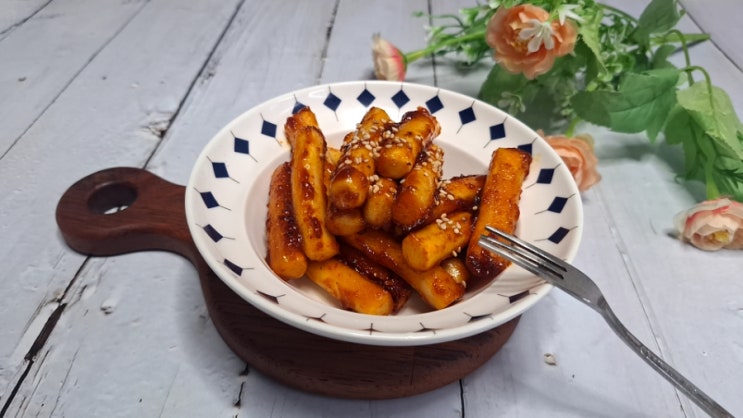  핫이슈 기름떡볶이 밀키트 고소 쫄깃함 가득 5분컷 완성이네