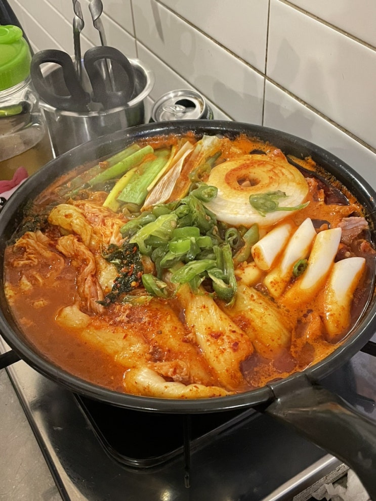  서울대입구역 맛집 박진주할머니 김치곱창전골 먹었어요