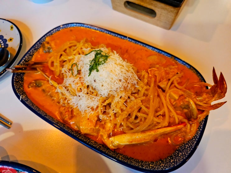  부산 전포 양식 - 매운 꽃게 크림파스타가 맛있는 분위기 좋은 서면 맛집 [도형민식당 전포점] 콜키지프리