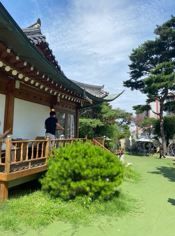  청화공간 가서 아늑함을 느껴봤습니다.