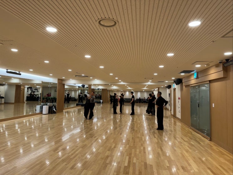  강남댄스스포츠학원 갱년기 스트레스 날려버리는 라루체댄스스포츠