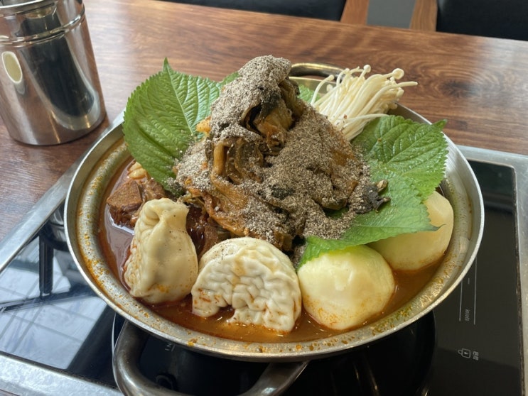  당산역 점심맛집 한사리감자탕 당산점 주말아침 얼큰만두뼈전골로 해장하기