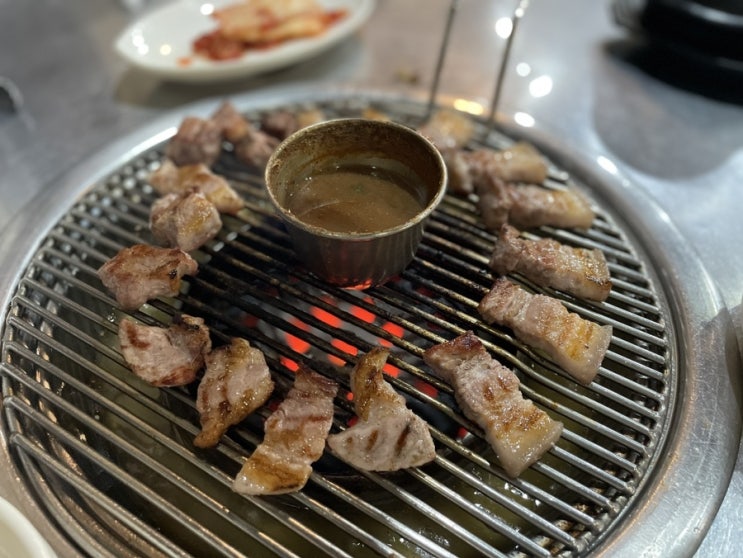  제주 한림 로컬 맛집 쫀득한 흑돼지 오겹살이 맛있는 한림칠돈가