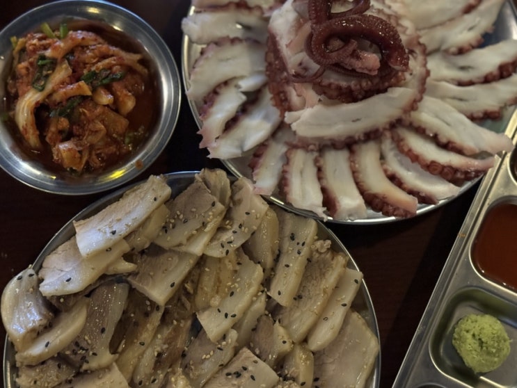  모란맛집 해적선 문어숙회 가브리살 수육 큰 접시