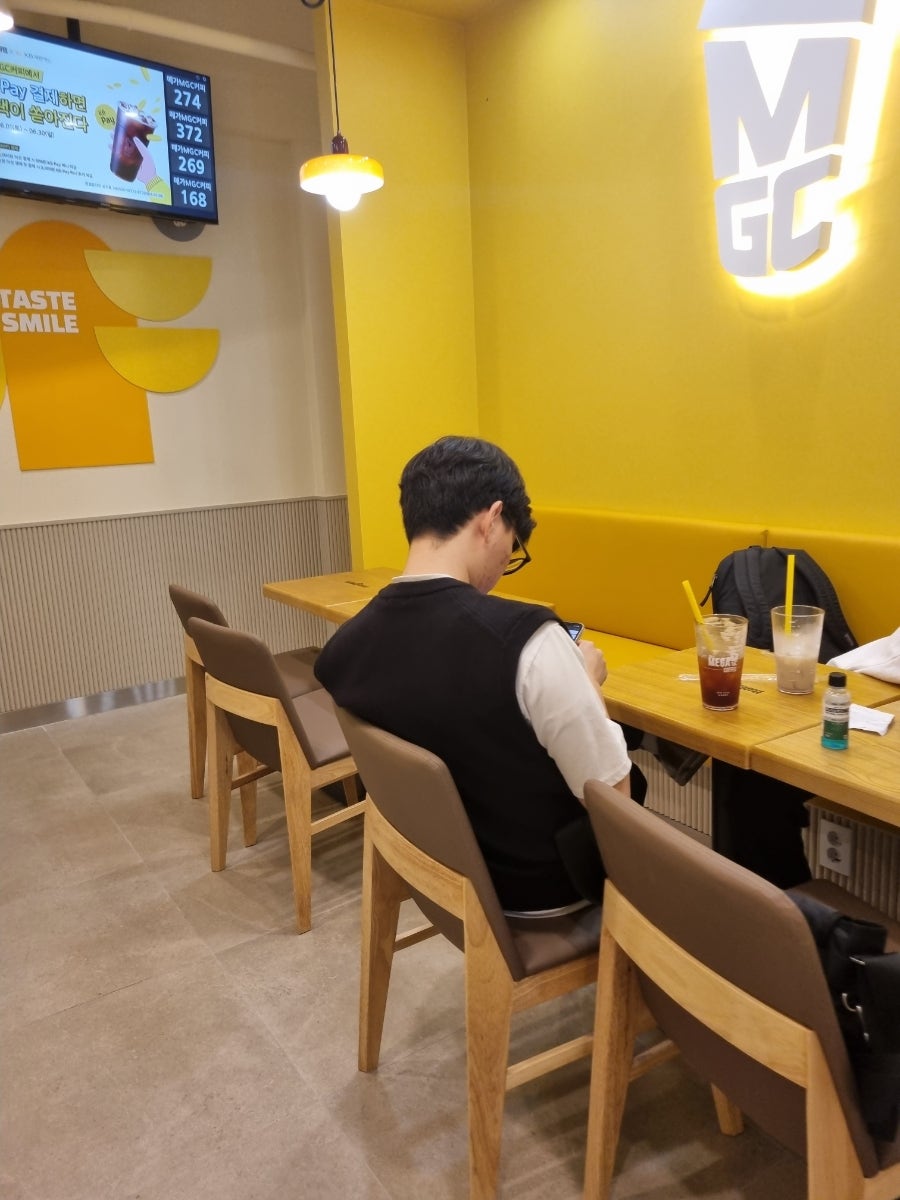 메가MGC커피 구수동사거리점 사진 2