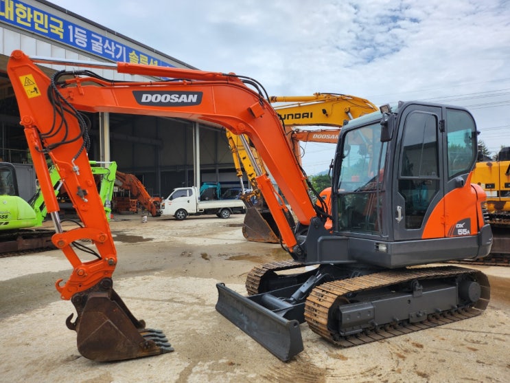  경북 김천시 두산 DX55 ACE 2012년식 가동7천시간 회전라인 02 중고굴삭기