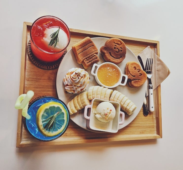  송촌동 칵테일맛집, 대전 카페 브런디: 디저트와 함께 즐기는 칵테일