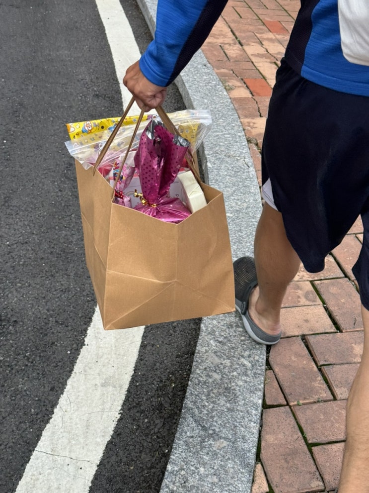  어린이집에서 첫 생일파티를 했어요