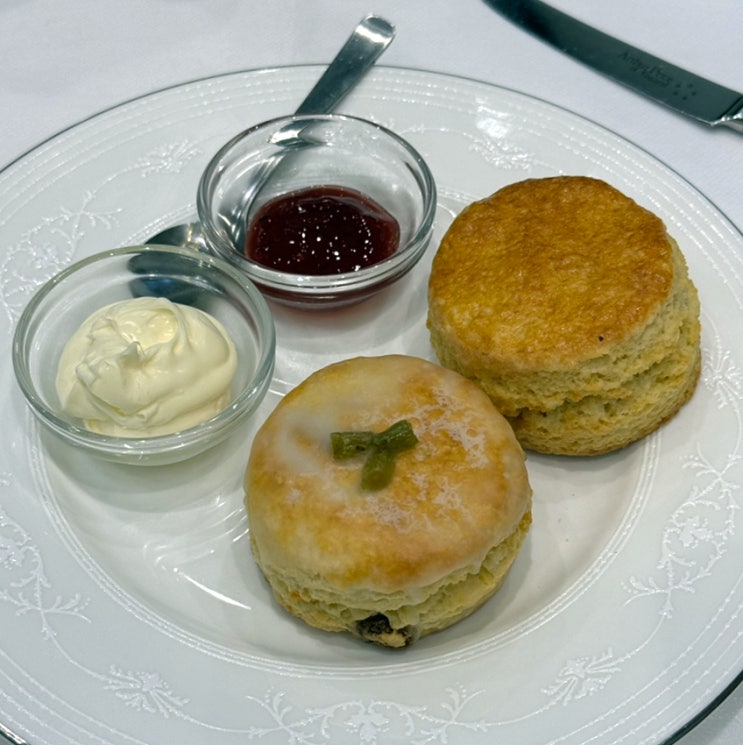  도쿄 카페 Three tiers 애프터눈티 티살롱 스콘 맛집