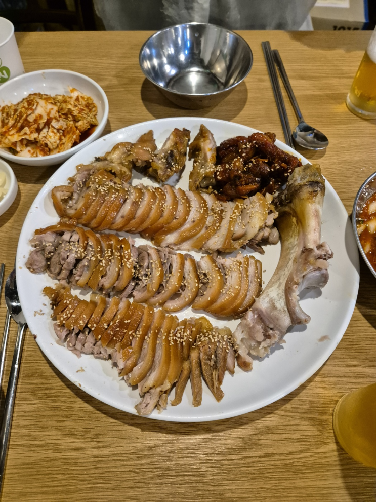  [영등포구 당산동] 허브족발 (족발 본연의 담백함에 달큰하고 고소한 냉면을 얹다/서울 3대 족발 다 나와)