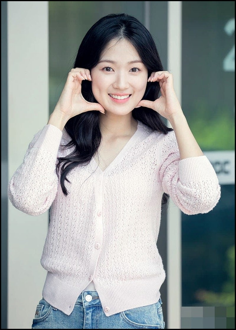 Kim Hye-yoon Gallery: Upcoming Projects and Advertisements