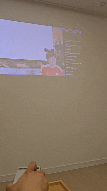  (제품 리뷰) 영화관을 내 집으로 옮기는 가장 쉬운 방법 -LG 시네빔 큐브 HU710PB- 미니빔프로젝터 추천