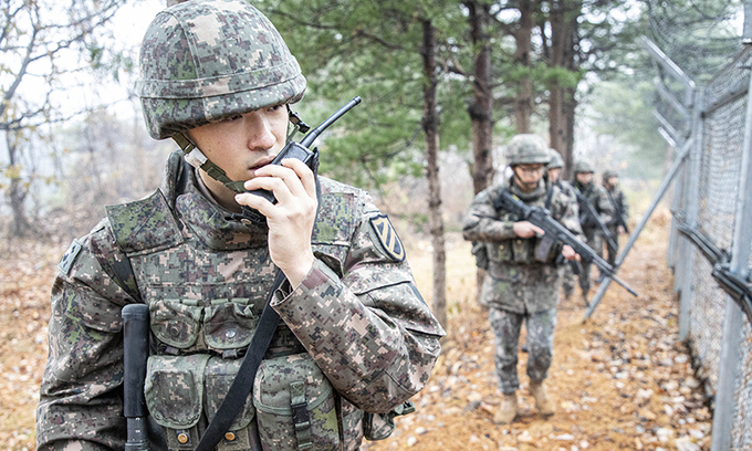 “이대로면 다들 군복 벗을 것” 군대 떠나는 군인들 ‘급증’ “이대로면 다들 군복 벗을 것” 군대 떠나는 군인들 ‘급증’